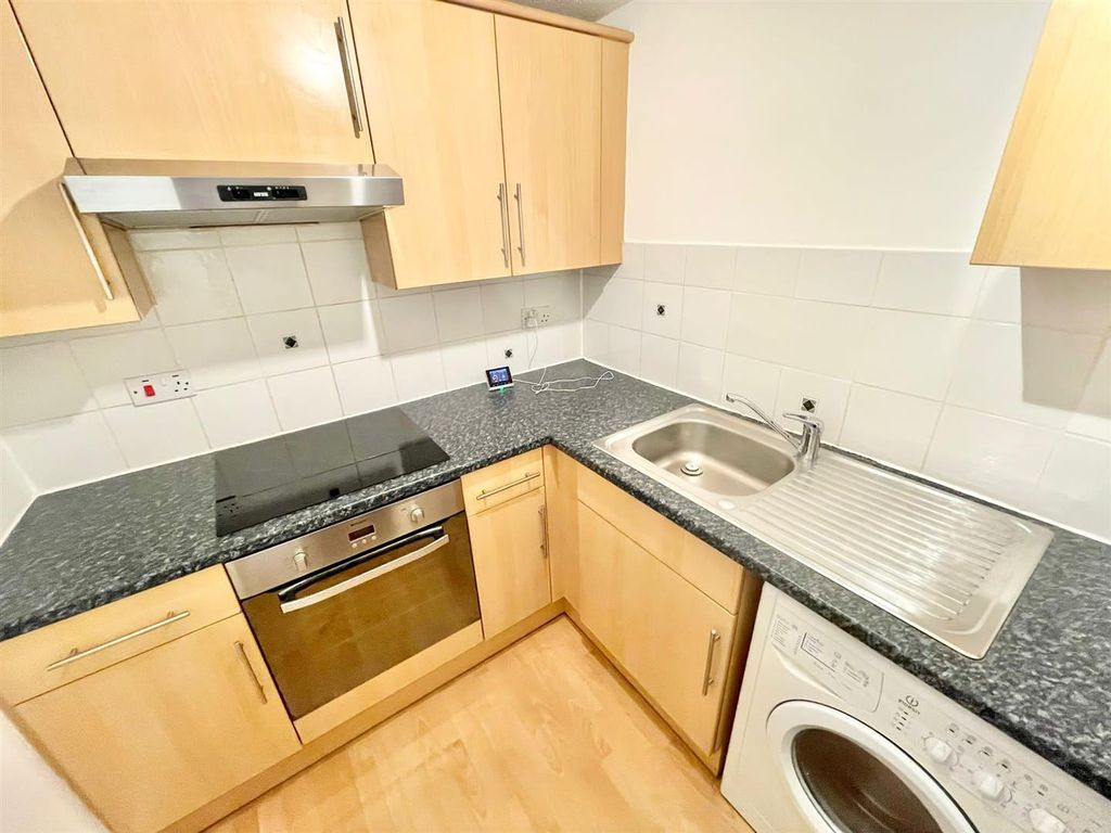 Property photo 3 of 6 Kit.Jpg