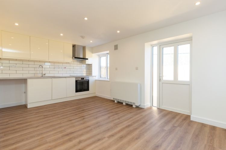 Property photo 2 of 9 278328
