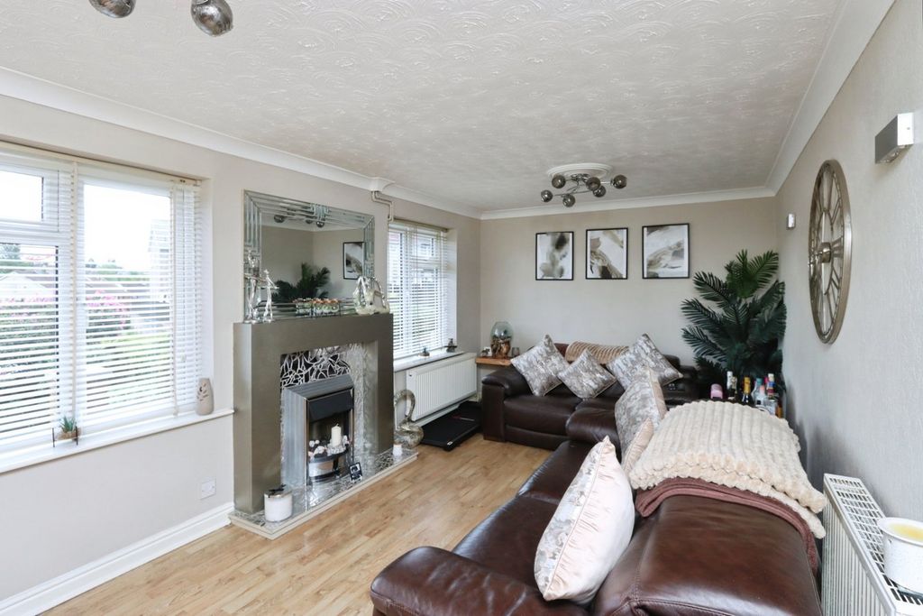 Property photo 2 of 23