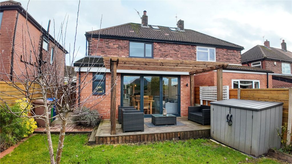 Property photo 3 of 37 Picture No. 22