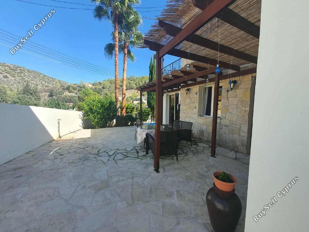 Property photo 3 of 42