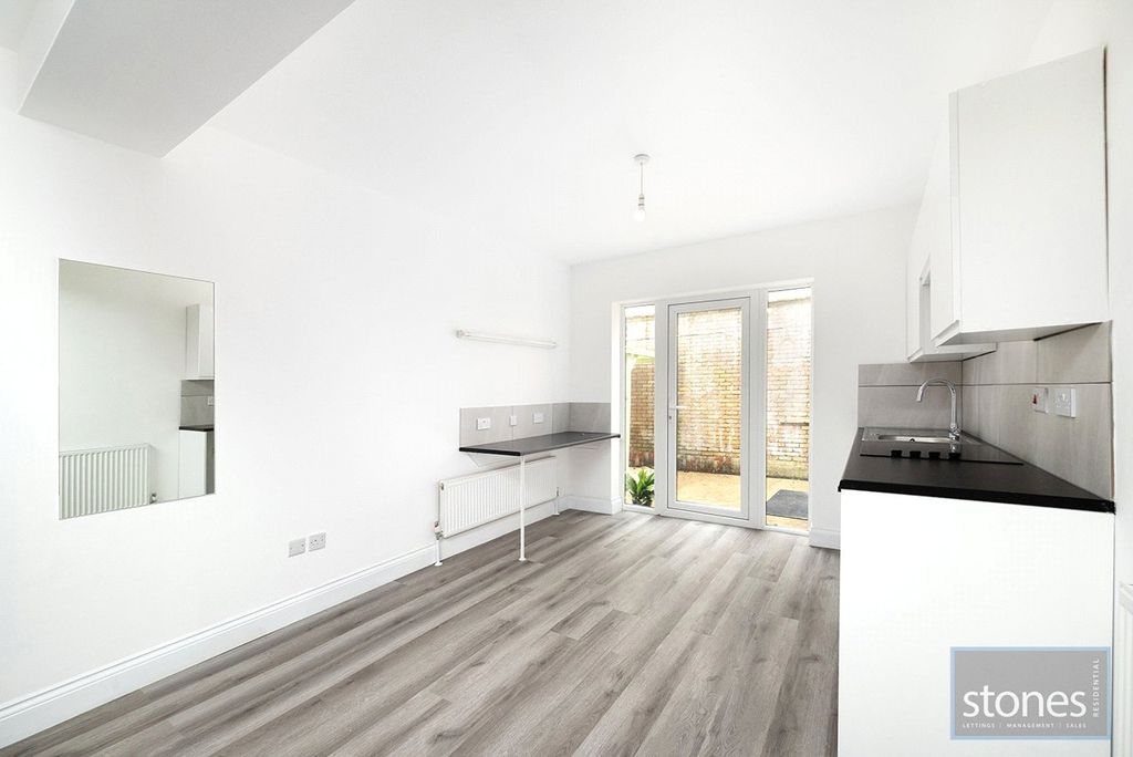 Property photo 3 of 10 Picture No. 16