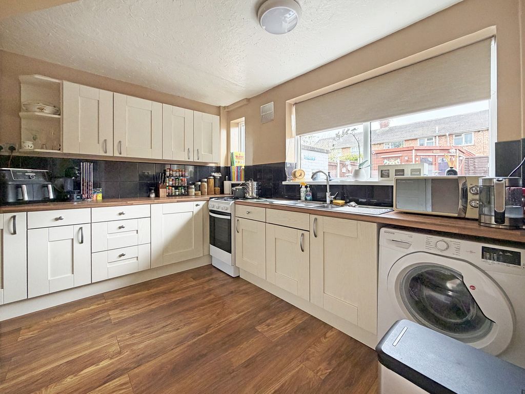 Property photo 3 of 35