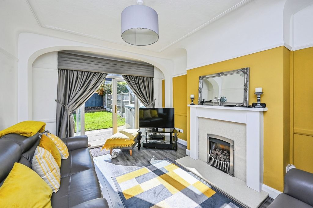 Property photo 3 of 16 Photo