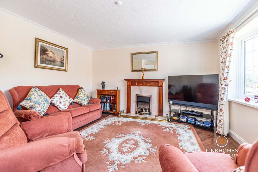 Property photo 3 of 23