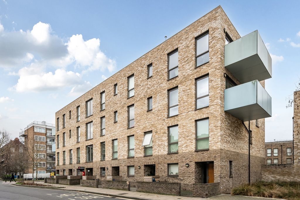 Property photo 1 of 17 1417409-1-69A03d1...