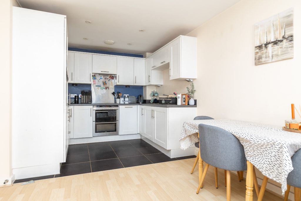 Property photo 3 of 13 3098834