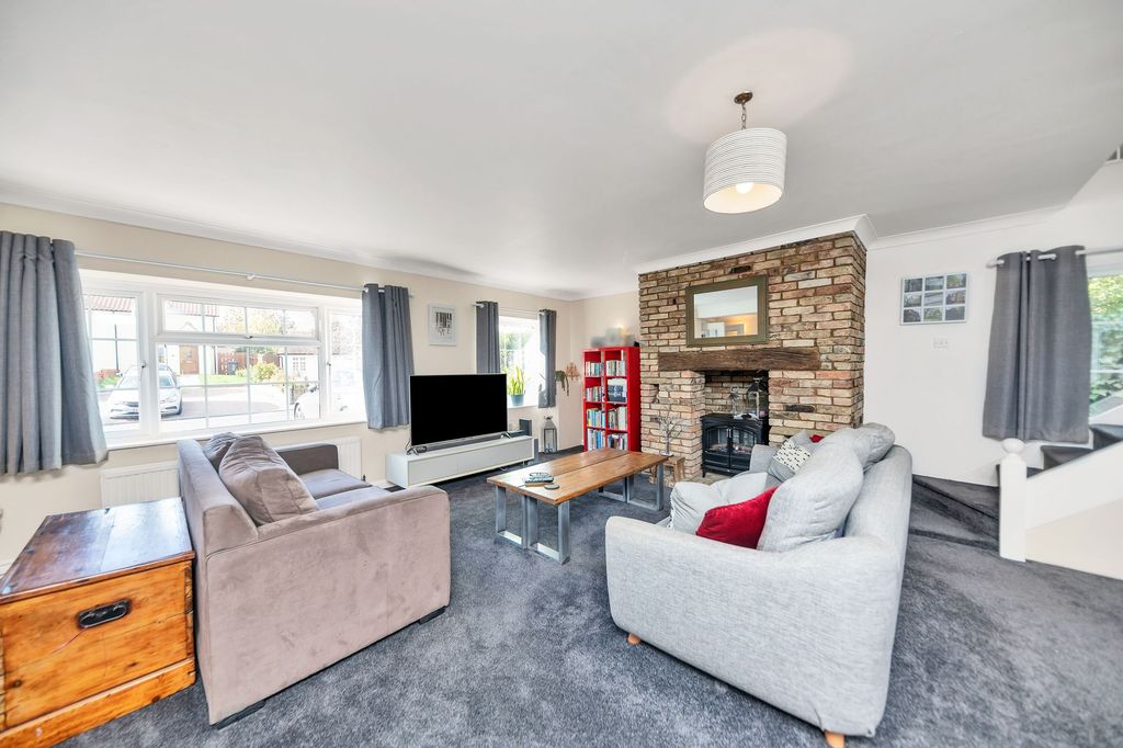 Property photo 2 of 30