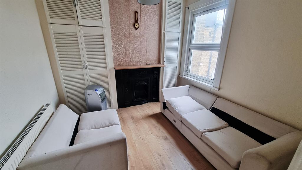 Property photo 2 of 4 1000050813.Jpg