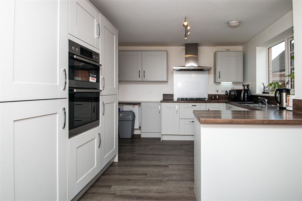 Property photo 2 of 18 2Car_3.Jpg