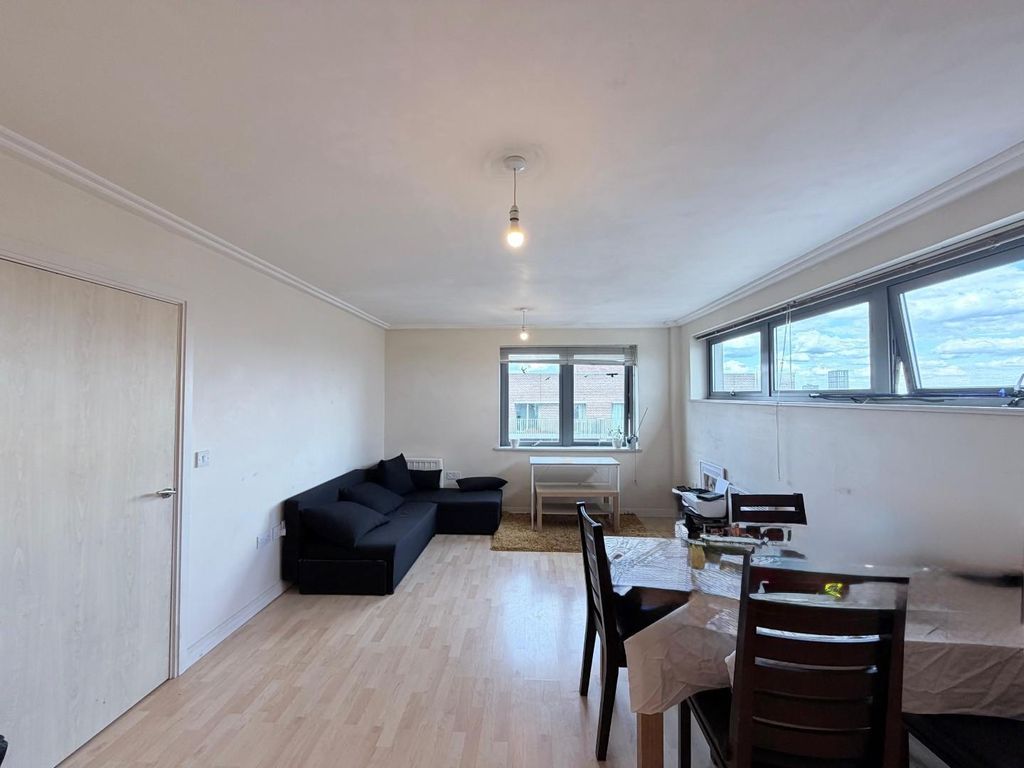 Property photo 3 of 8