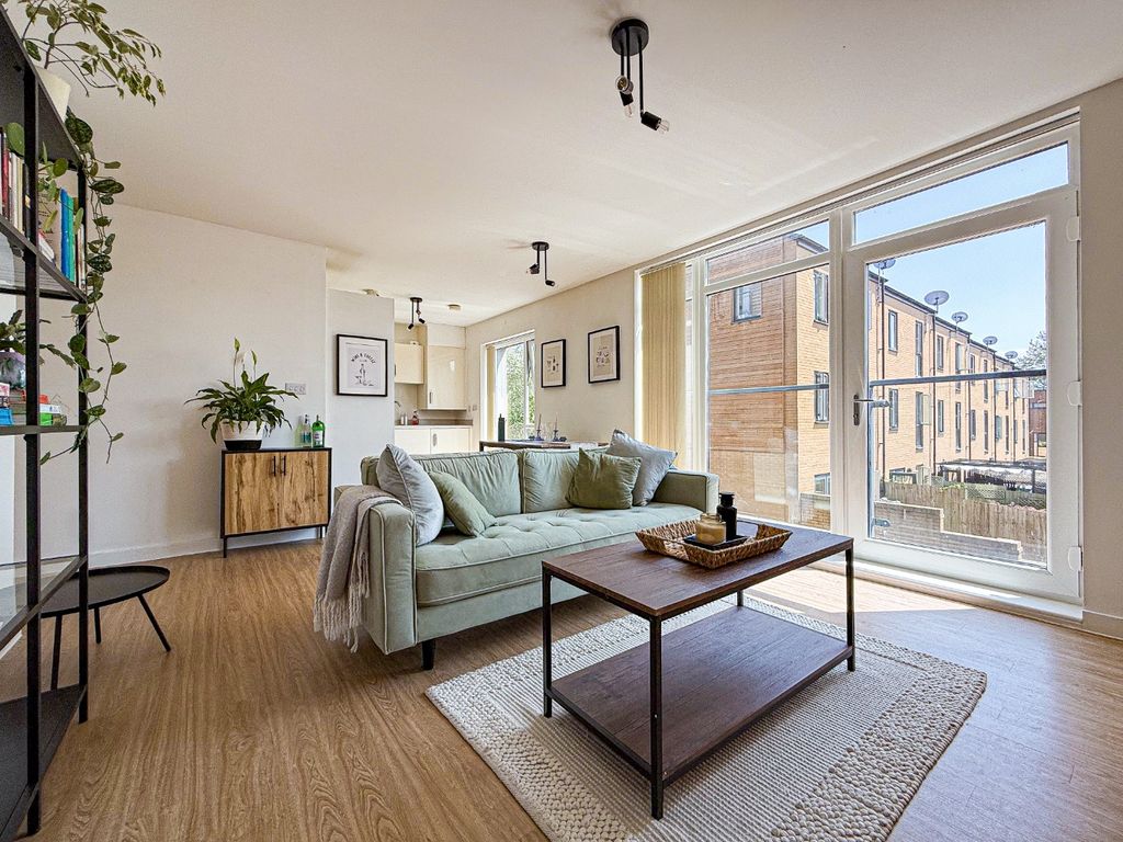 Property photo 3 of 13 4157095