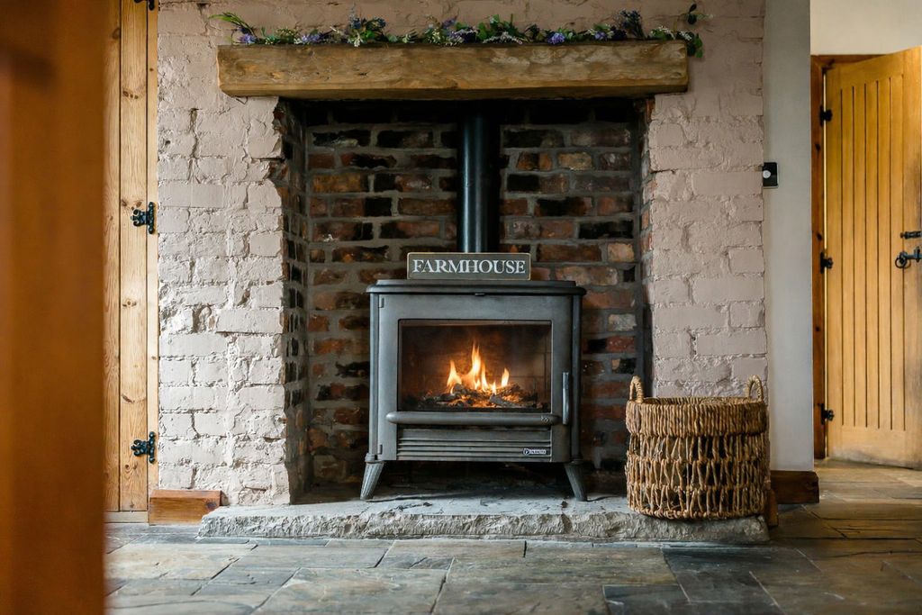 Property photo 3 of 26 4928715