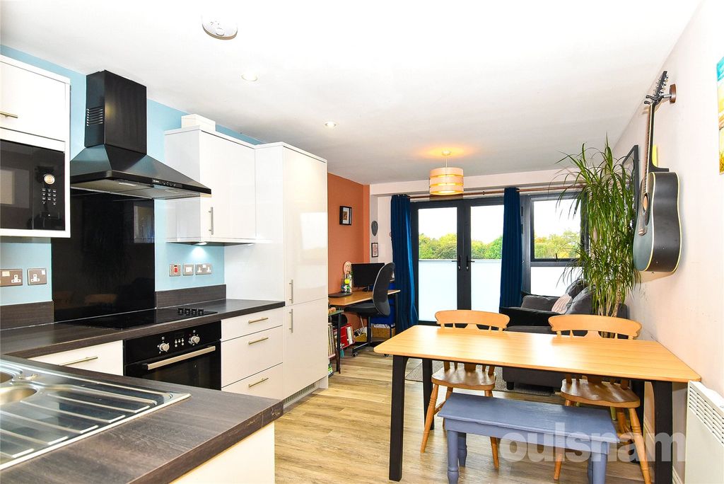 Property photo 3 of 16 Picture No. 08