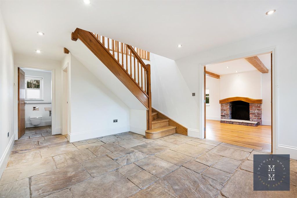 Property photo 2 of 67 Laurel Cottage-07.Jpg