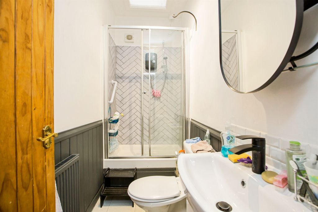 Property photo 1 of 4