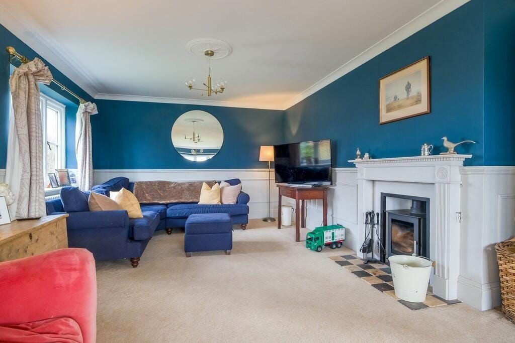 Property photo 2 of 25