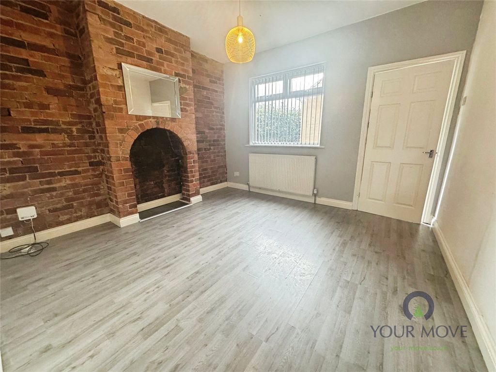 Property photo 3 of 12 Lounge