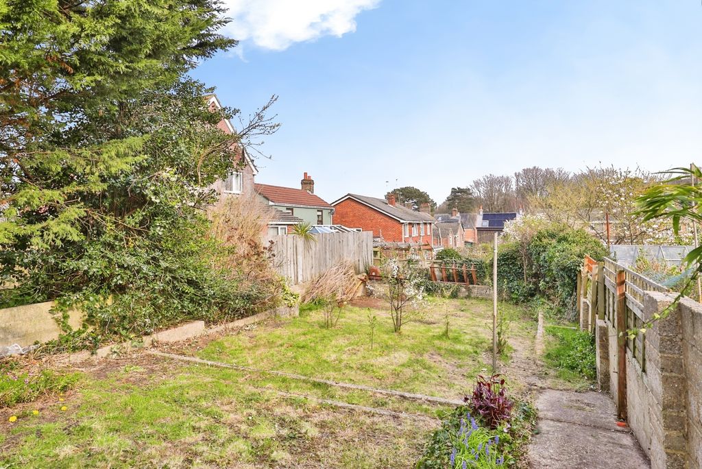 Property photo 3 of 24 Garden