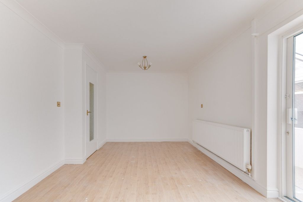 Property photo 3 of 13 Picture No. 12