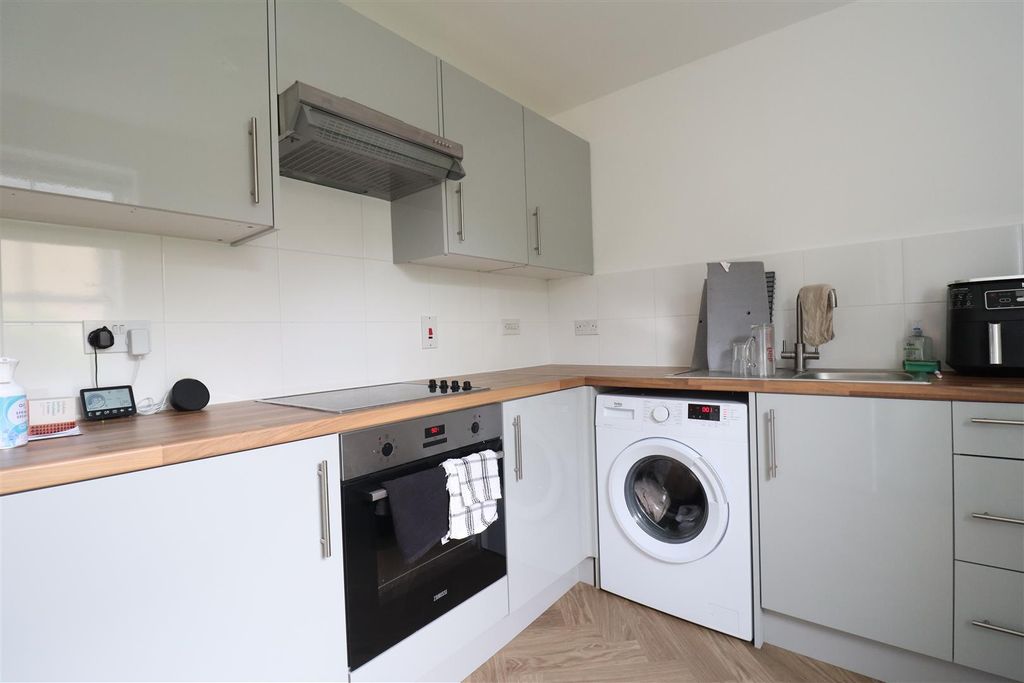 Property photo 3 of 10 Img_8724.Jpg