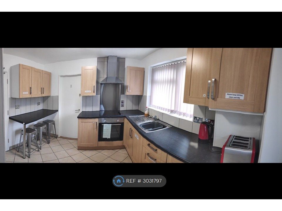 Property photo 2 of 7 Shared House To Rent In Crawley