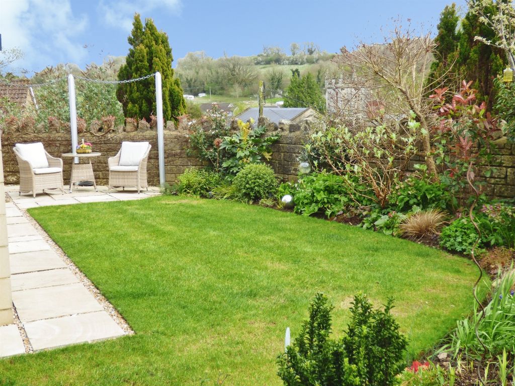 Property photo 2 of 28