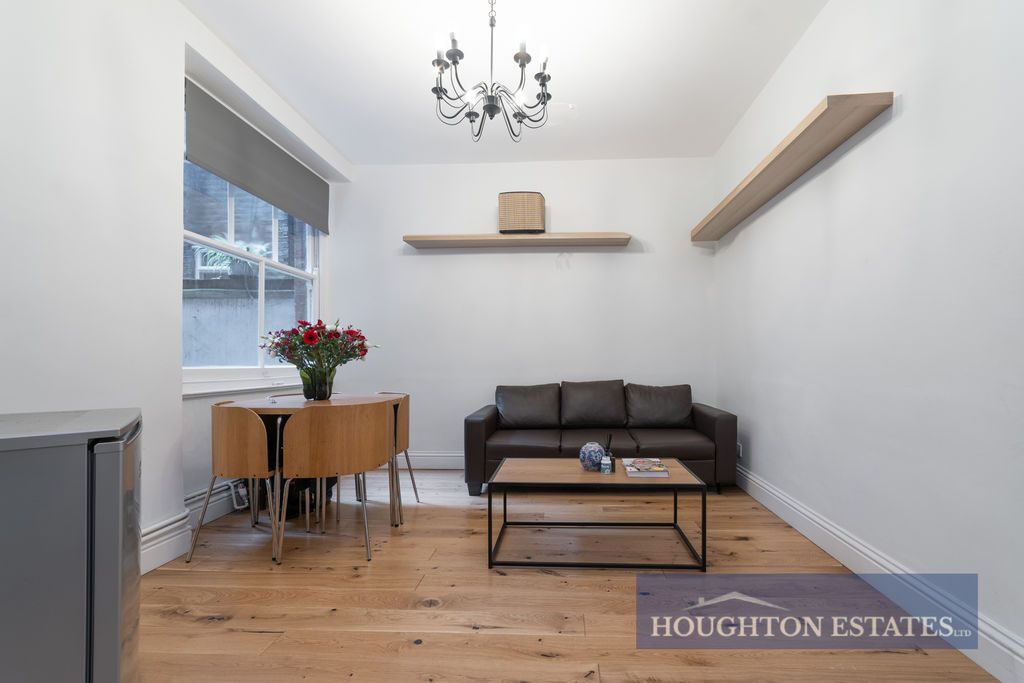 Property photo 3 of 10 Photo 4