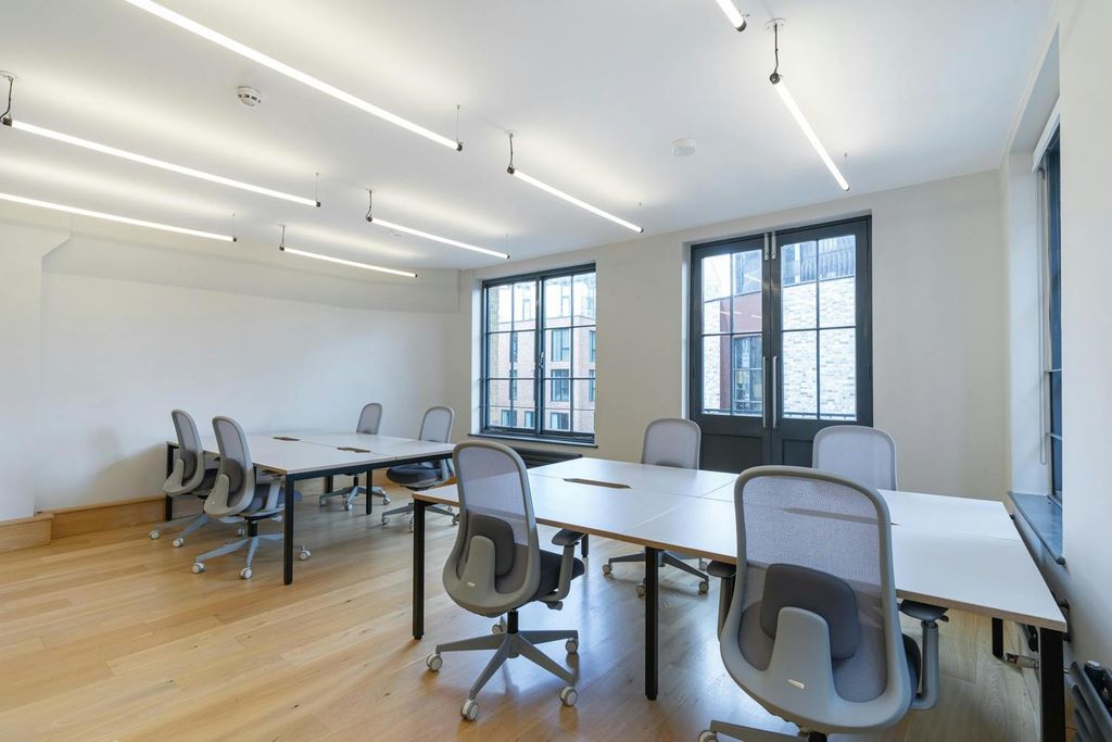 Property photo 1 of 8 78A-Luke-Street-2nd-Floor-Ec2A-Shoreditch-Fitted-Office-To-Let-Internal24-Dominion.London.Jpg