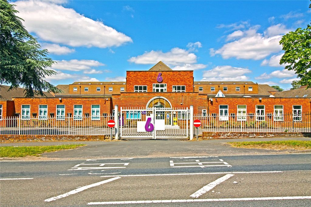 Property photo 2 of 7 Picture No. 04