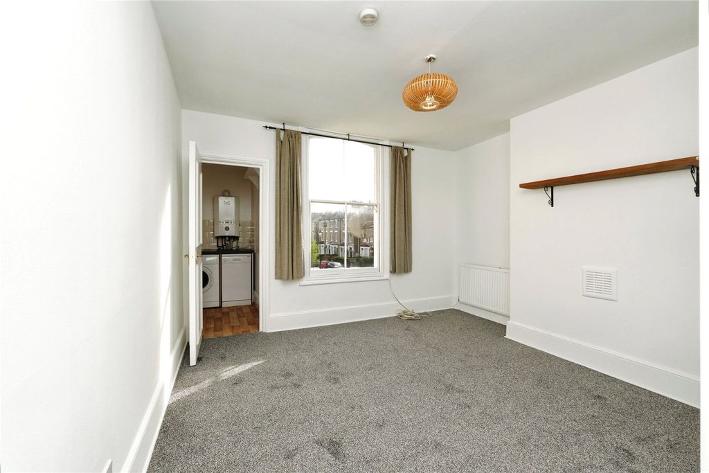 Property photo 3 of 9 Picture No. 10