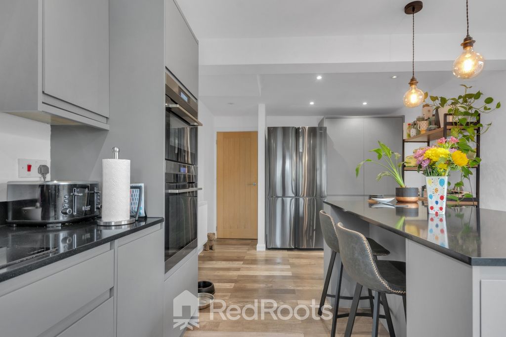 Property photo 3 of 36 4460274