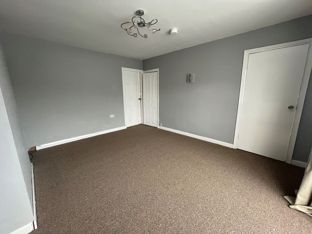 Property photo 3 of 11 Image