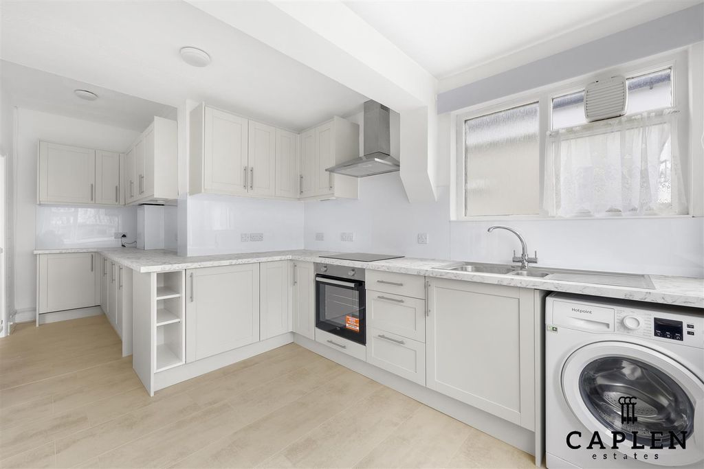 Property photo 3 of 19 4D4A8271.Jpg