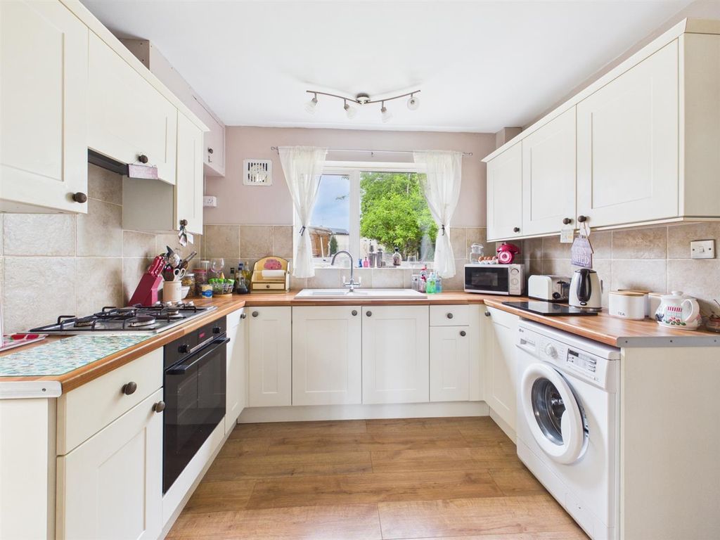 Property photo 2 of 16