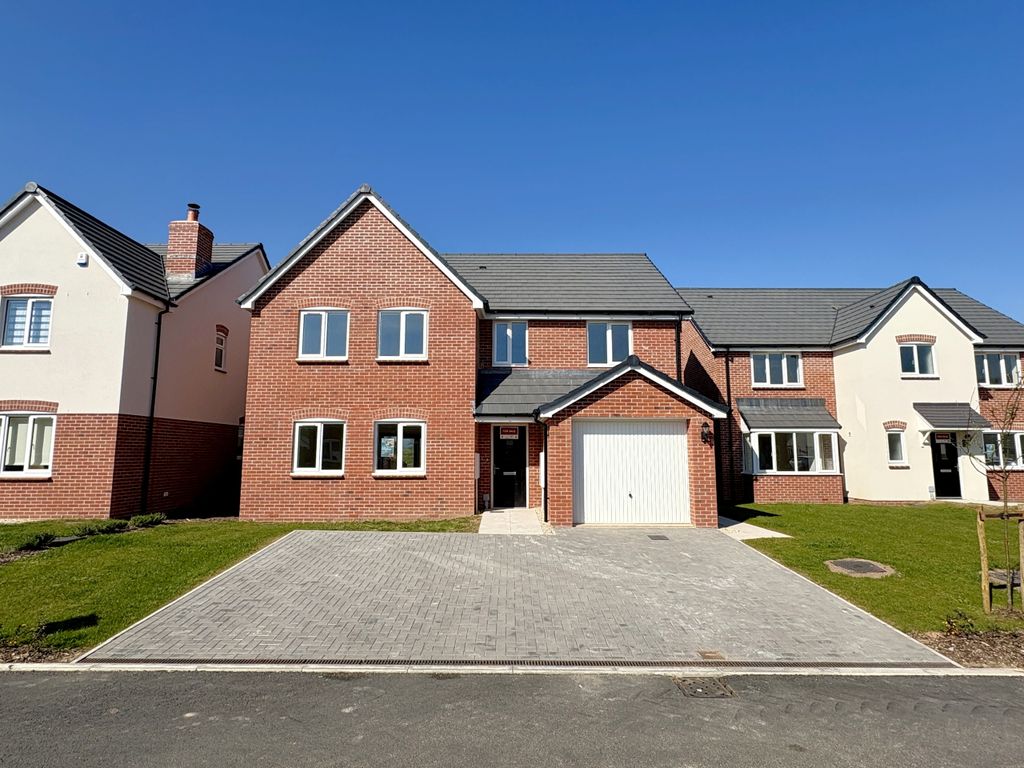 Property photo 1 of 11 The Woodville Front