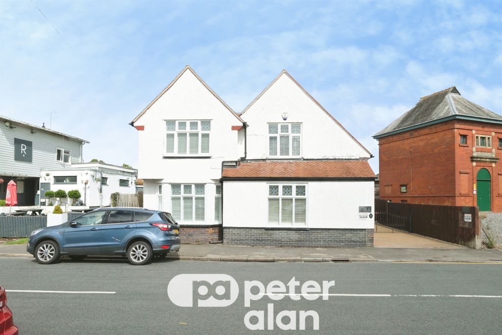 Property photo 1 of 32