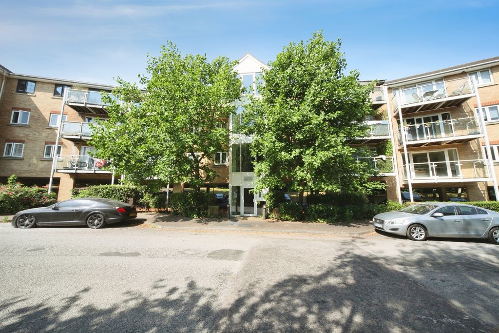 Property photo 2 of 9