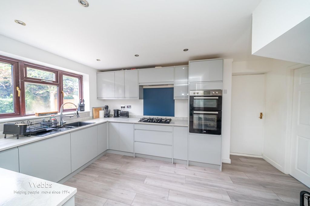 Property photo 3 of 32 Â© Webbs Estate Agents Â© (108 Of 146).Jpg