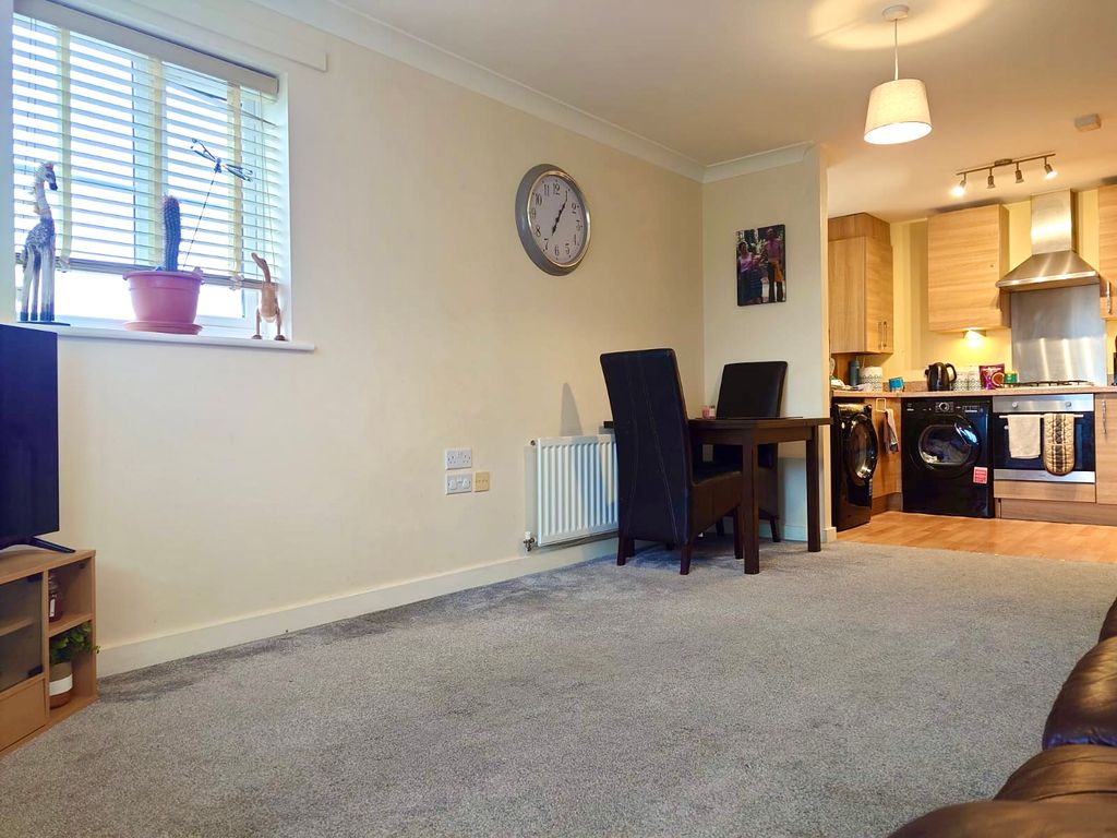 Property photo 2 of 9 Lounge/Diner