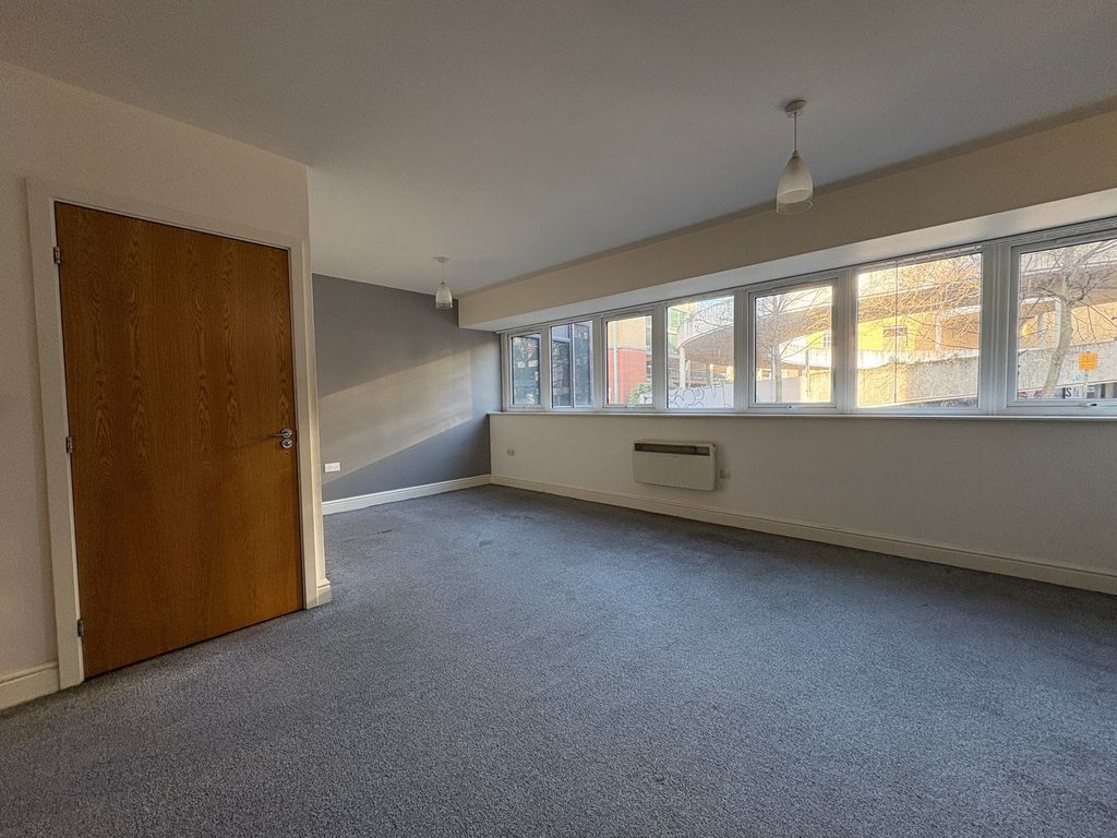 Property photo 2 of 3