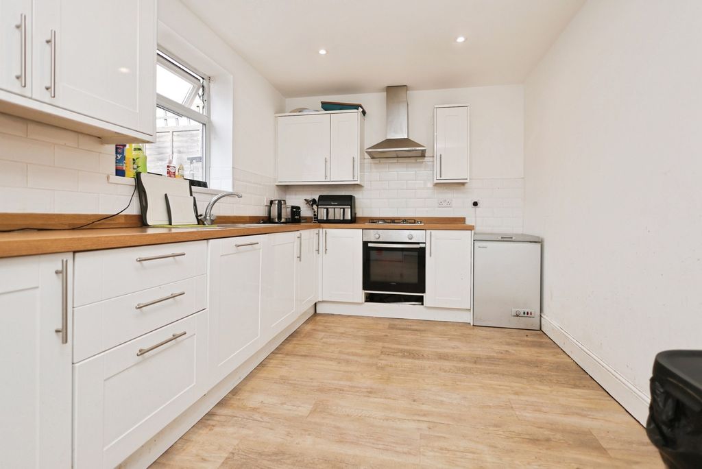 Property photo 2 of 20 Pbox-Img.Jpg