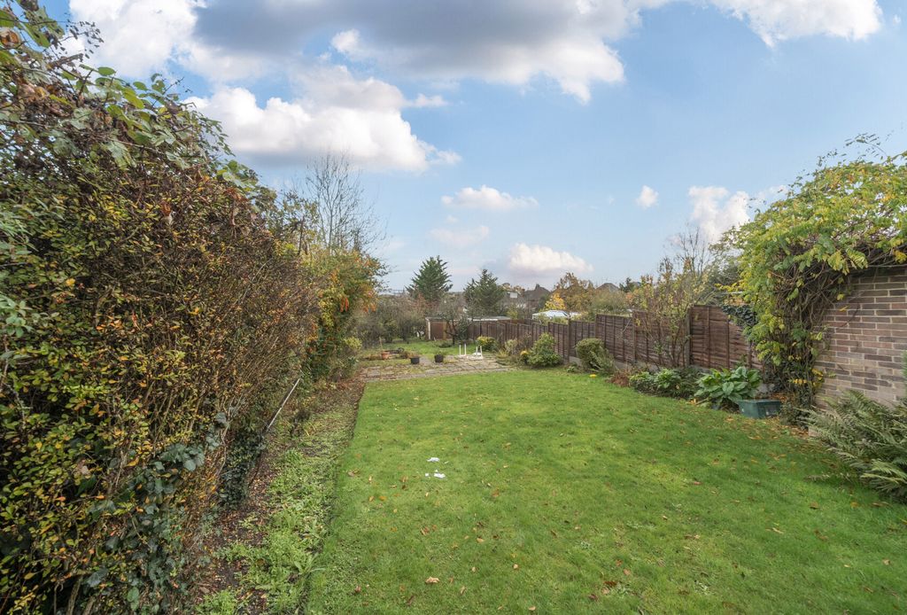 Property photo 3 of 11 1381540-20-691Dbd...