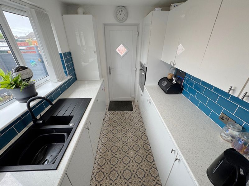 Property photo 3 of 27 Kitchen