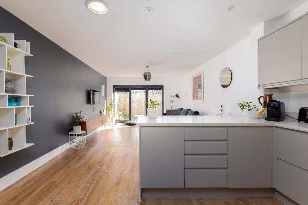 Property photo 1 of 29 40 Back Road, Bs3 1Ga-20.Jpg