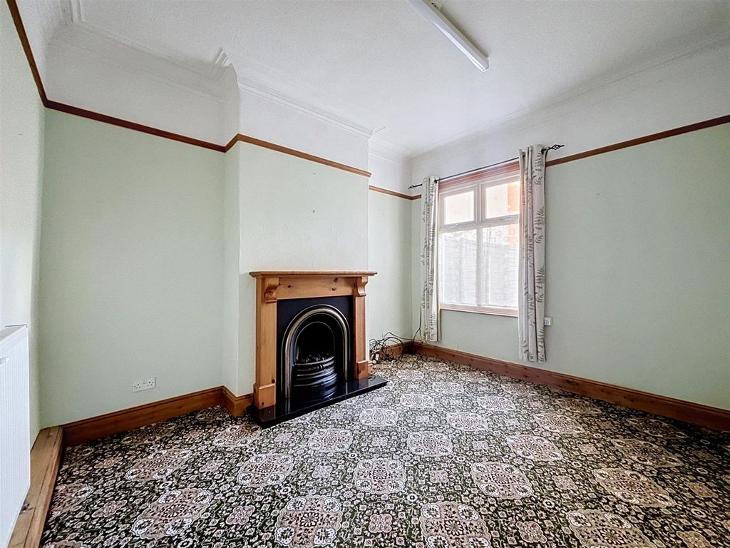 Property photo 3 of 16 Dining Room
