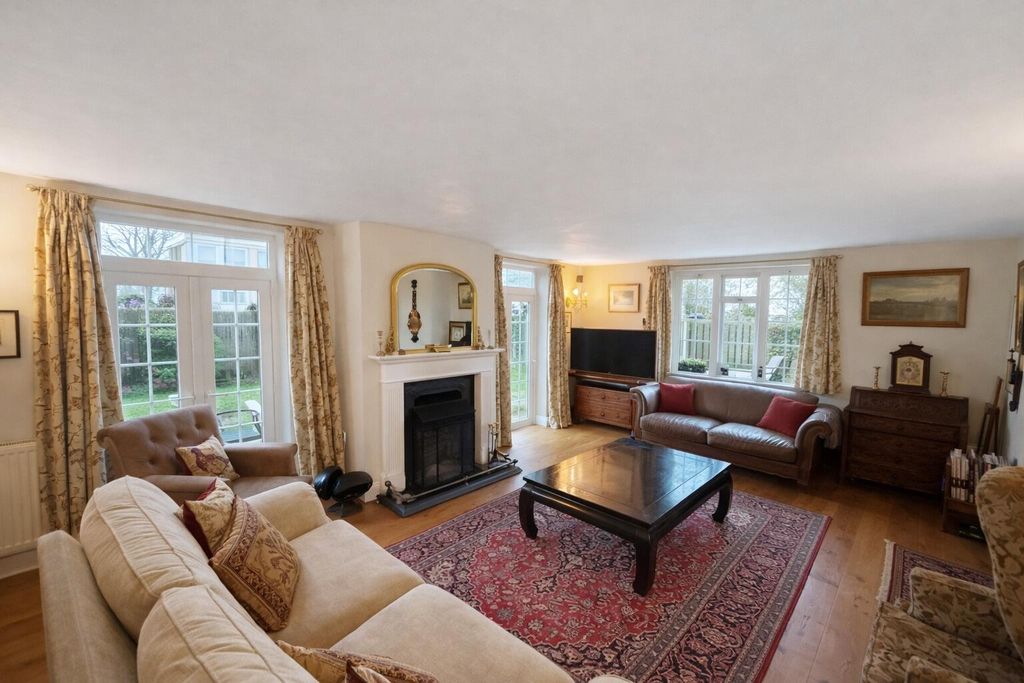 Property photo 3 of 26 Living Room