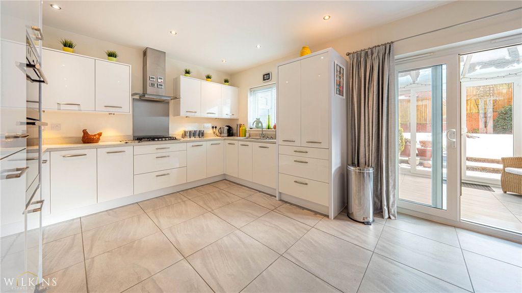 Property photo 2 of 46 Picture No. 17