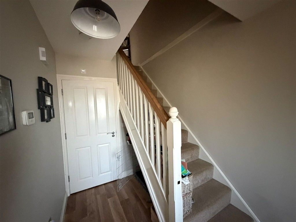 Property photo 1 of 11 Hallway