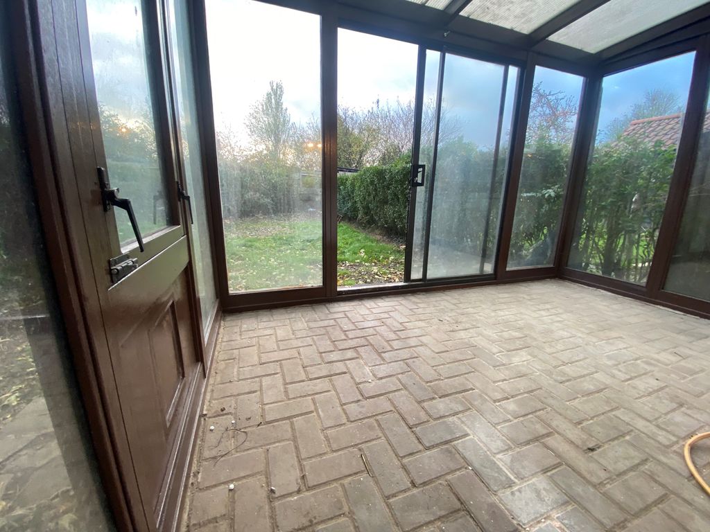Property photo 3 of 6 Conservatory